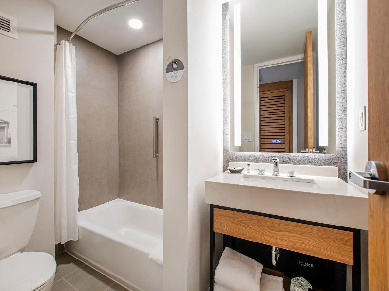 Sheraton Chapel Hill Hotel image