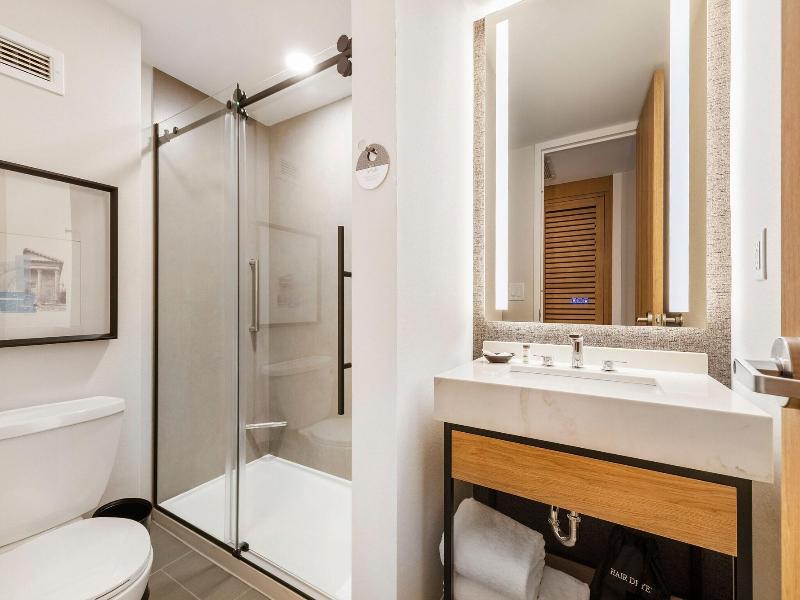 Sheraton Chapel Hill Hotel image
