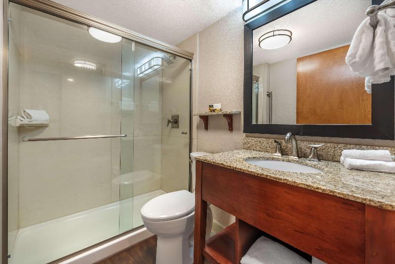 Best Western Plus Peak Vista Inn & Suites image