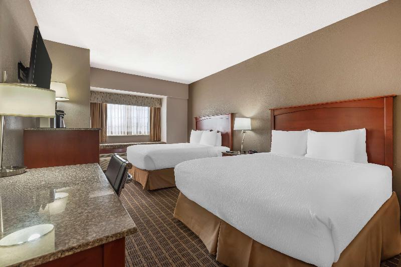 Best Western Plus Peak Vista Inn & Suites image
