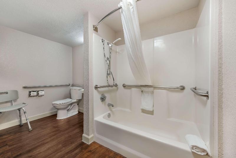 Best Western Plus Peak Vista Inn & Suites image