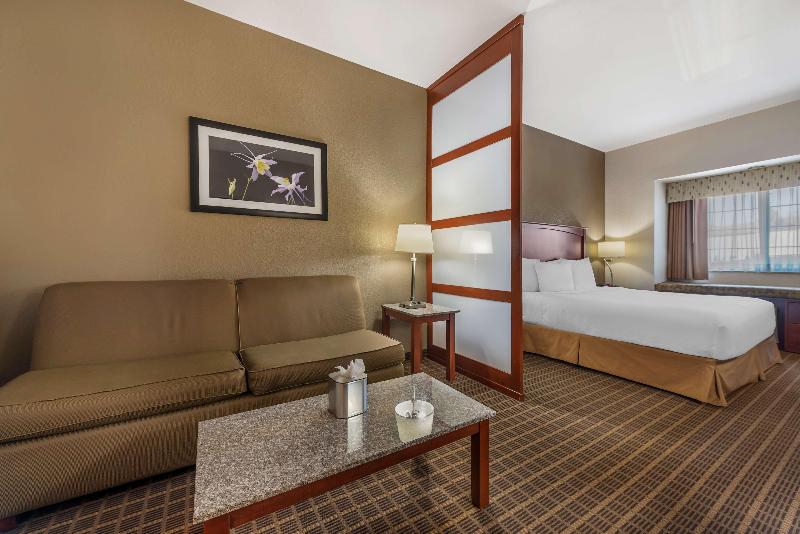 Best Western Plus Peak Vista Inn & Suites image
