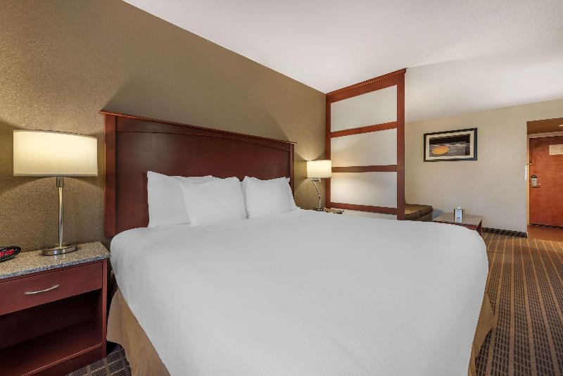 Best Western Plus Peak Vista Inn & Suites image
