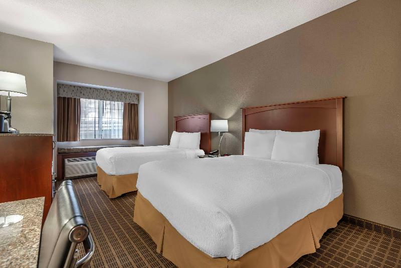 Best Western Plus Peak Vista Inn & Suites image