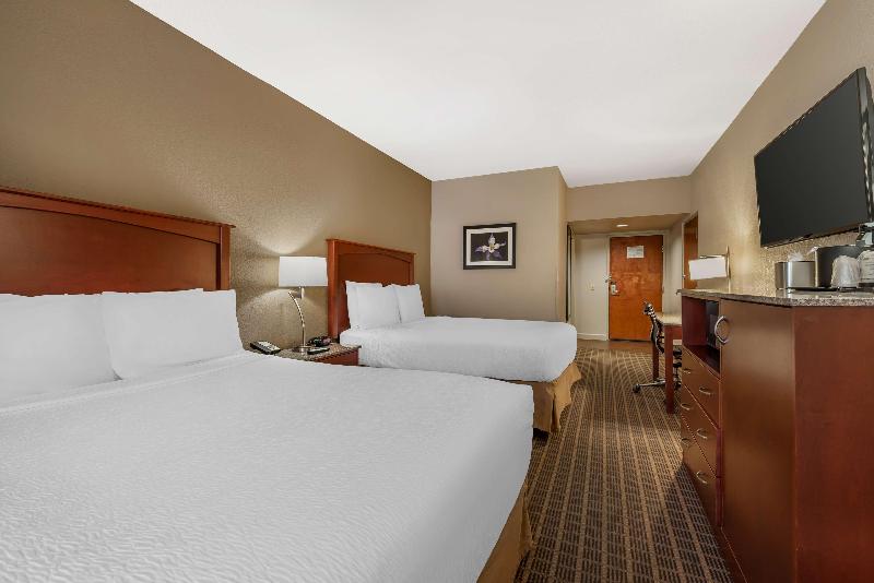 Best Western Plus Peak Vista Inn & Suites image