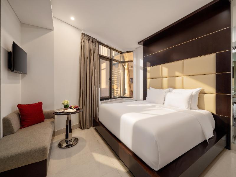 Holiday Beach Hotel Danang image