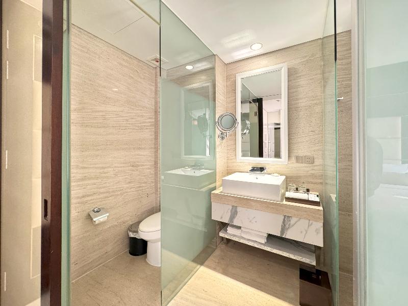 Holiday Beach Hotel Danang image