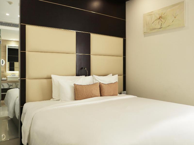 Holiday Beach Hotel Danang image