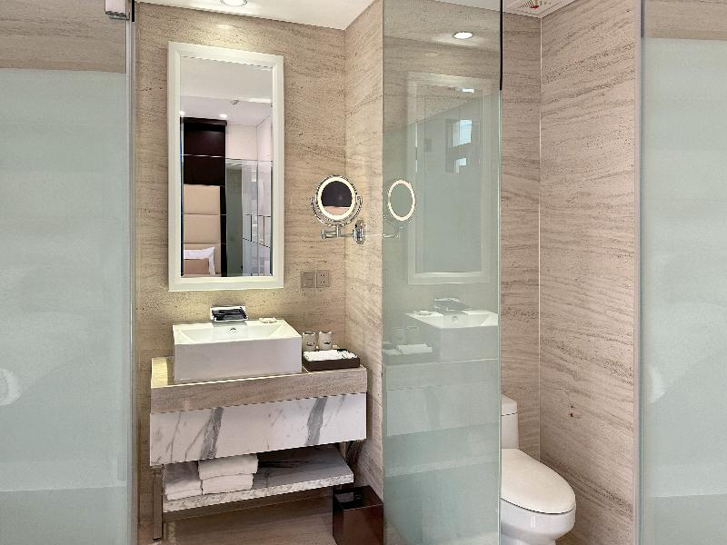 Holiday Beach Hotel Danang image