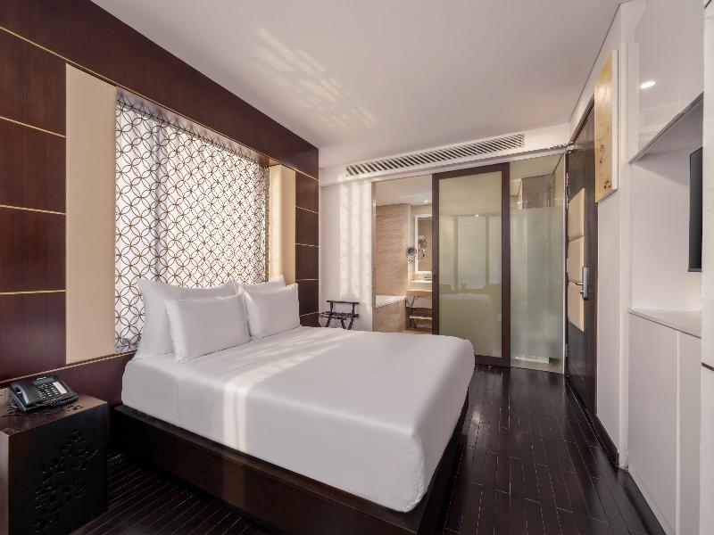 Holiday Beach Hotel Danang image