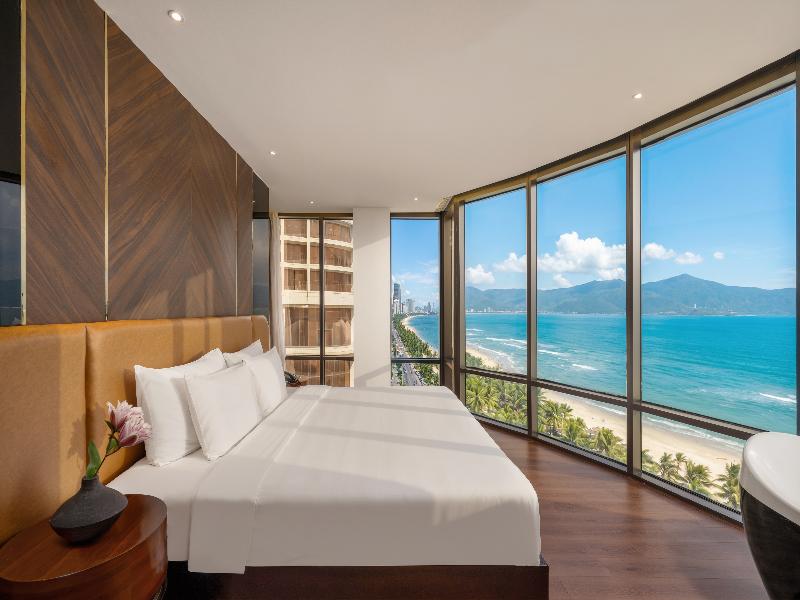 Holiday Beach Hotel Danang image