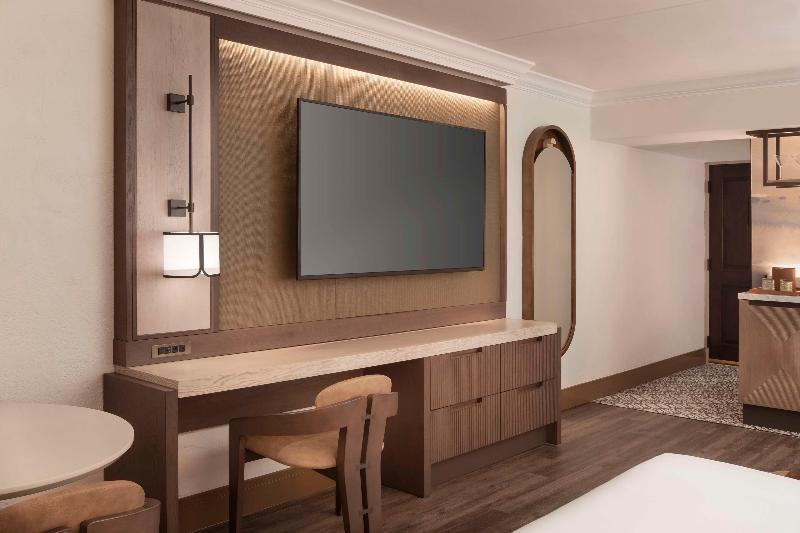 Scottsdale Resort And Spa Curio Collection Hilton image