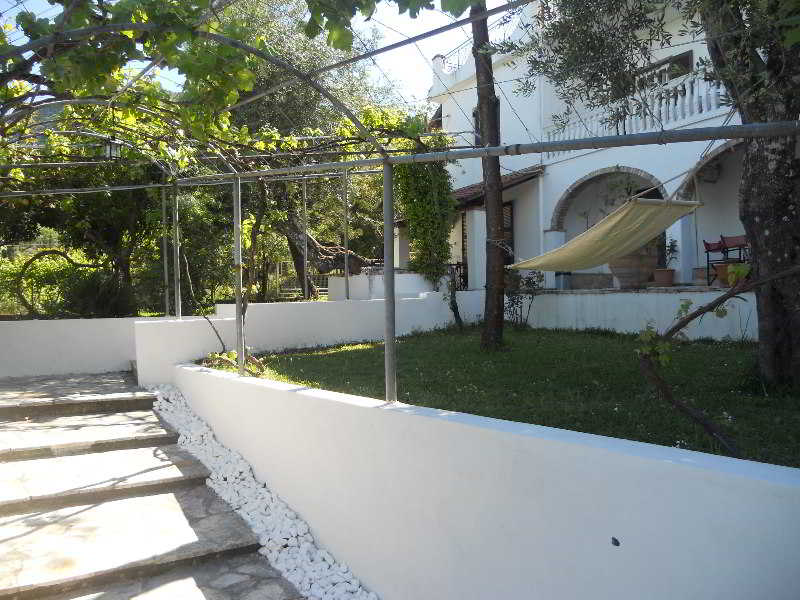 Gina's Studios image