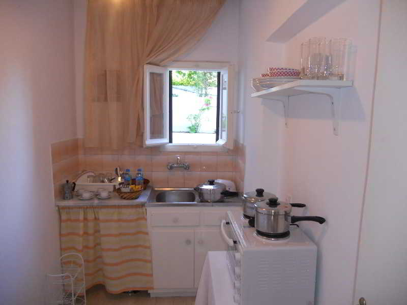 Gina's Studios image