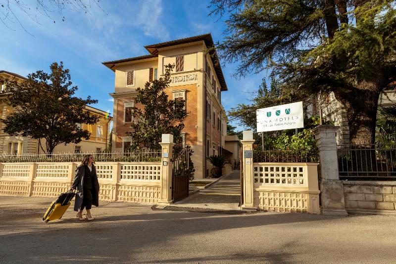 UNA HOTELS Villa dei Platani Foligno image