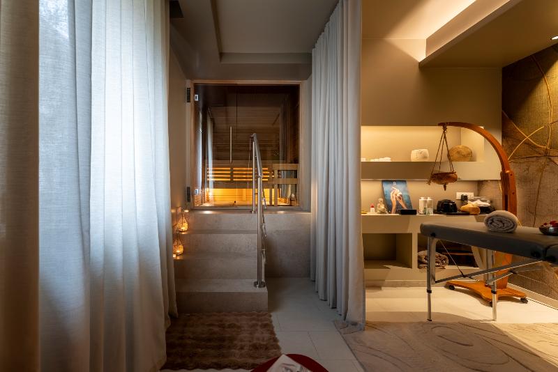 UNA HOTELS Villa dei Platani Foligno image
