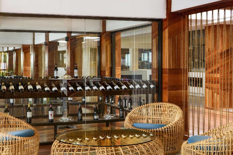 Sheraton Resort & Spa, Tokoriki Island, Fiji image