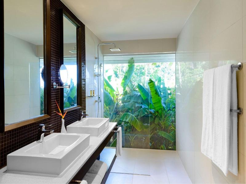 Sheraton Resort & Spa, Tokoriki Island, Fiji image