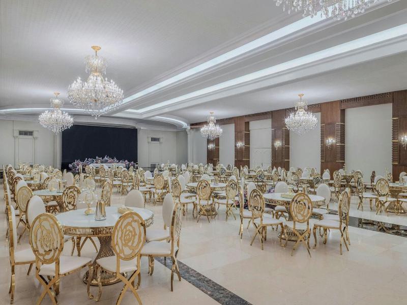 Le Meridien Hotel Medina image