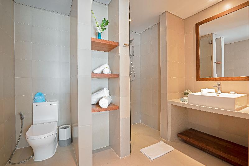 A La Carte Da Nang Beach Hotel image