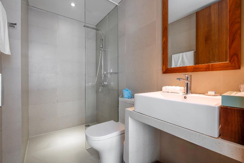 A La Carte Da Nang Beach Hotel image