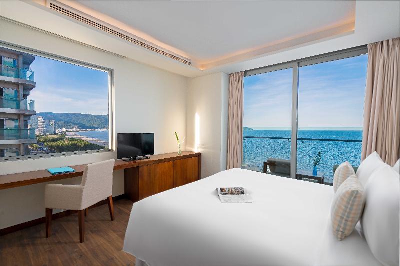 A La Carte Da Nang Beach Hotel image