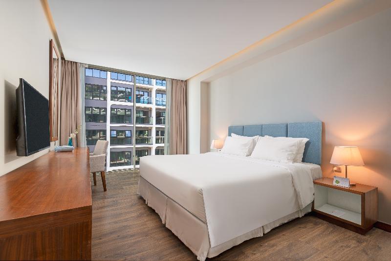A La Carte Da Nang Beach Hotel image