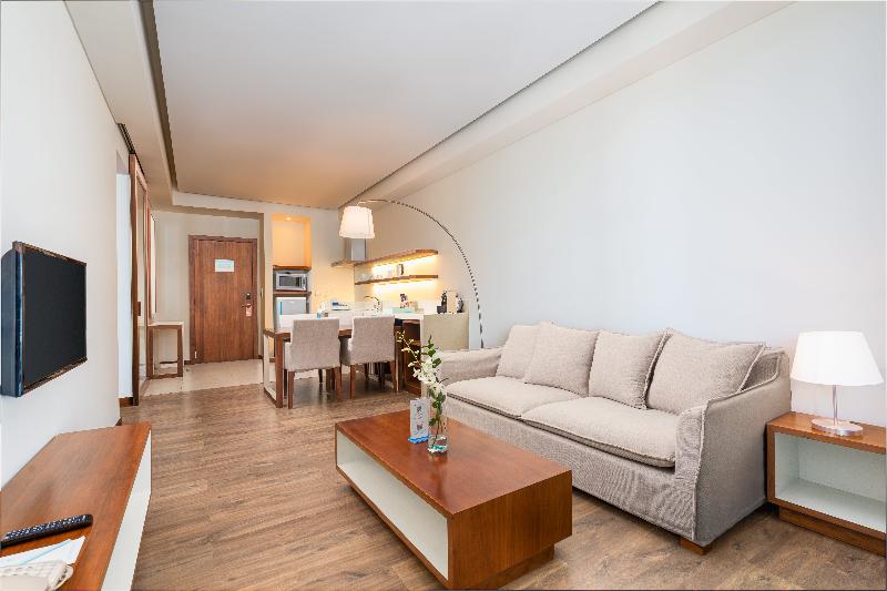 A La Carte Da Nang Beach Hotel image