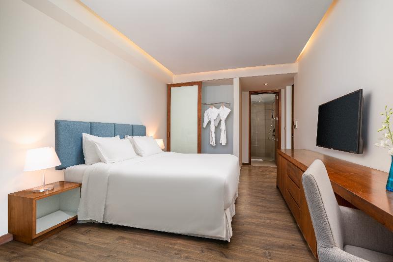 A La Carte Da Nang Beach Hotel image