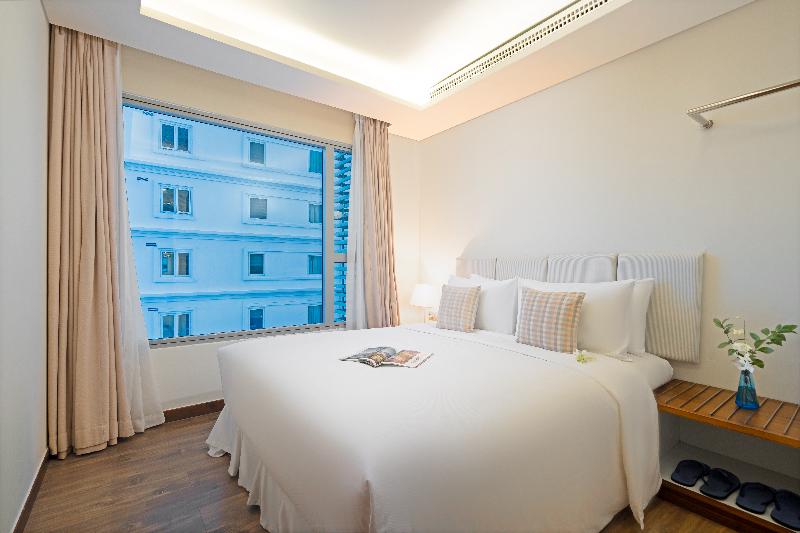 A La Carte Da Nang Beach Hotel image
