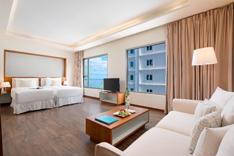 A La Carte Da Nang Beach Hotel image