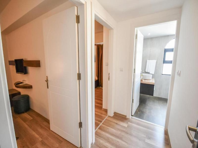Dorona Hotel image
