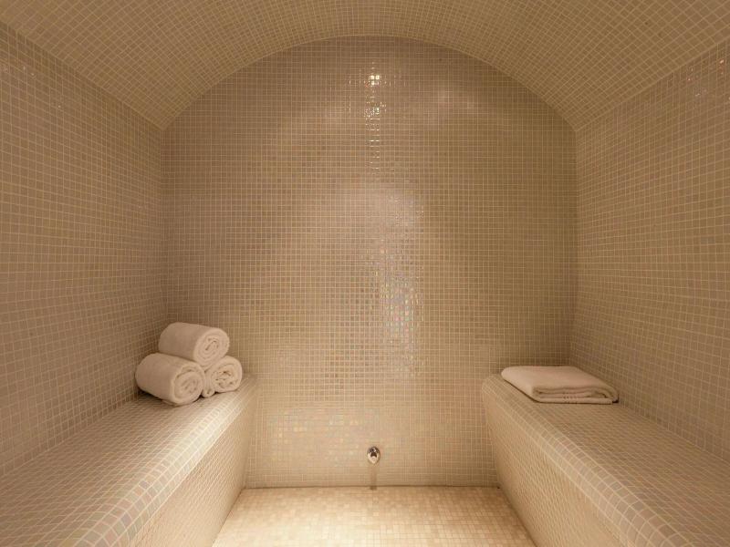 Ac Hotel By Marriott Paris Le Bourget Airport image