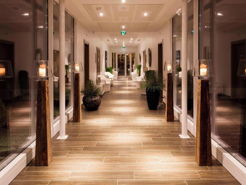 Ac Hotel By Marriott Paris Le Bourget Airport image