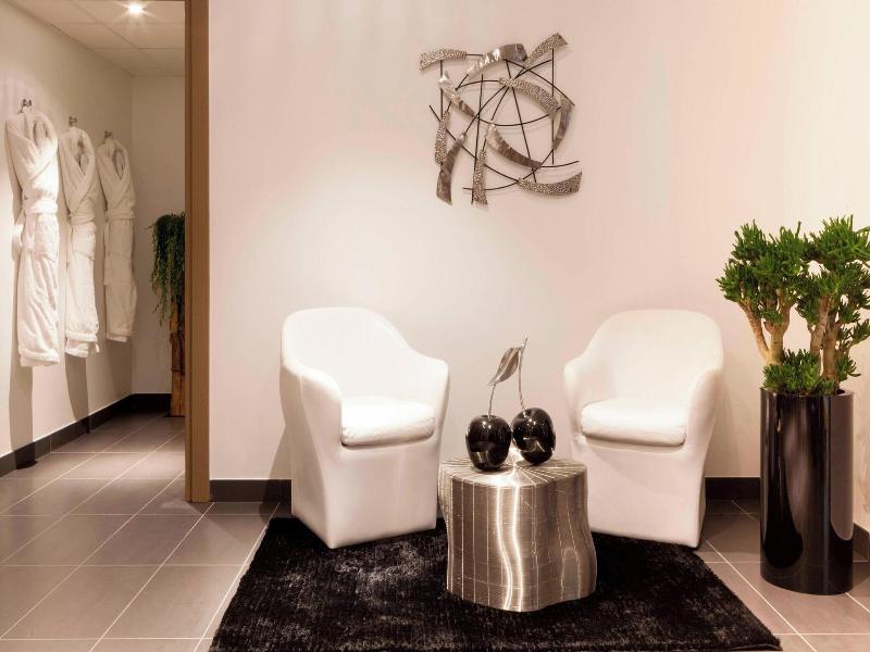 Ac Hotel By Marriott Paris Le Bourget Airport image