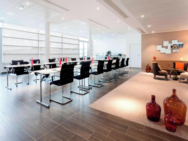 Ac Hotel By Marriott Paris Le Bourget Airport image