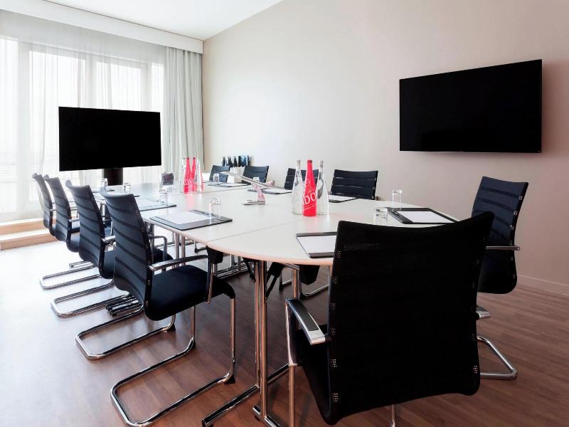 Ac Hotel By Marriott Paris Le Bourget Airport image