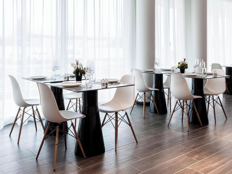 Ac Hotel By Marriott Paris Le Bourget Airport image