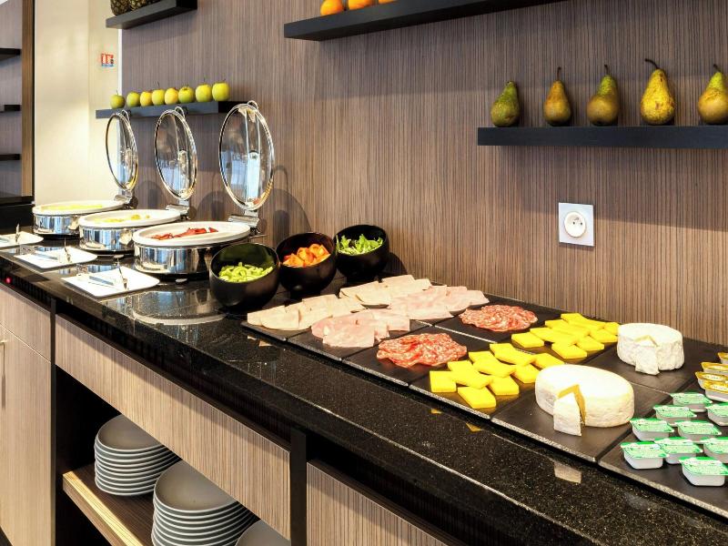Ac Hotel By Marriott Paris Le Bourget Airport image