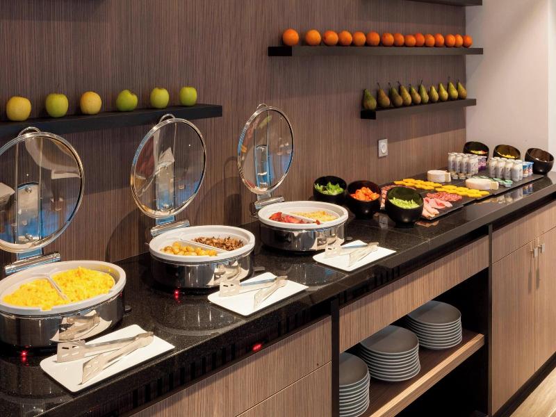 Ac Hotel By Marriott Paris Le Bourget Airport image