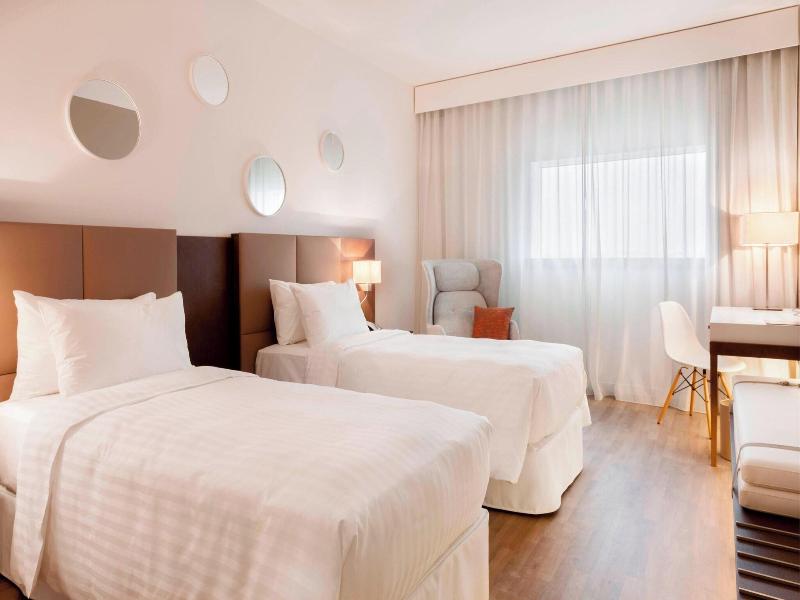 Ac Hotel By Marriott Paris Le Bourget Airport image