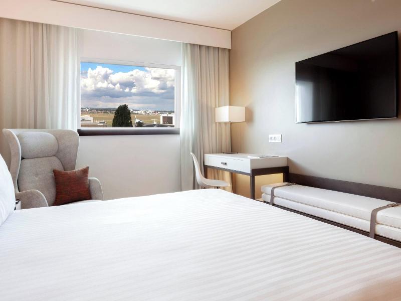 Ac Hotel By Marriott Paris Le Bourget Airport image