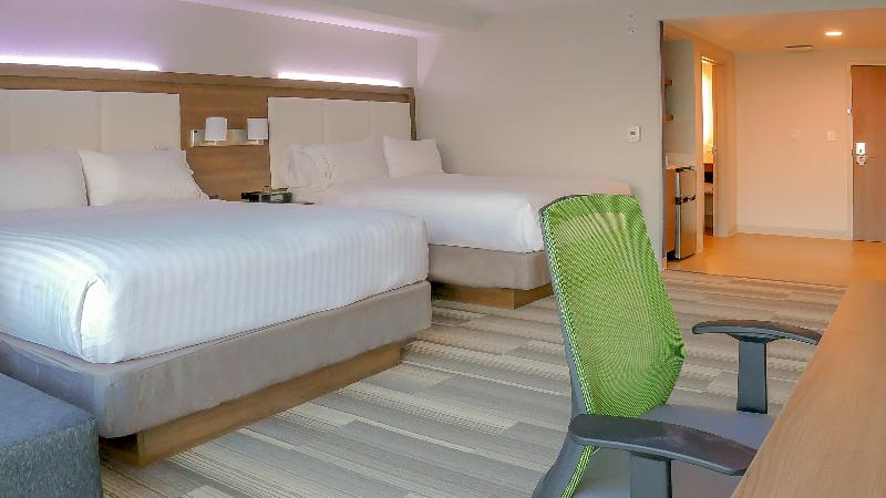 Holiday Inn Express & Suites Miami Airport East photo 16