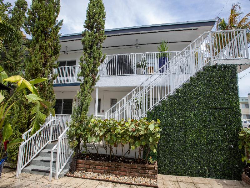 Beachside All Suites Hotel image