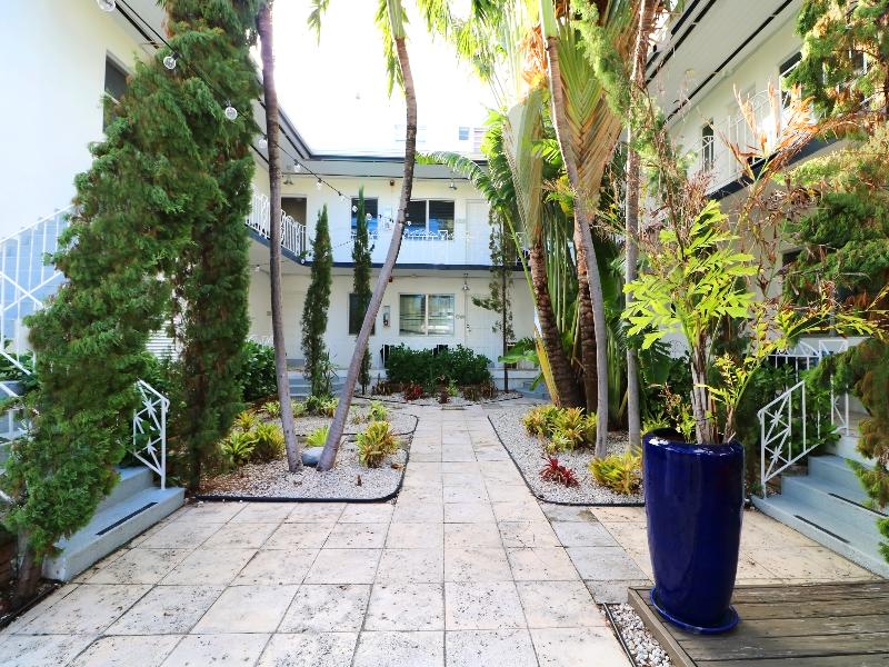 Beachside All Suites Hotel image
