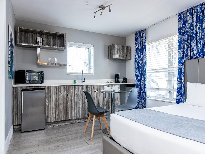 Beachside All Suites Hotel image