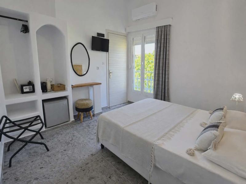 Papafotis Apartments & Suites image