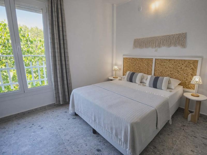 Papafotis Apartments & Suites image