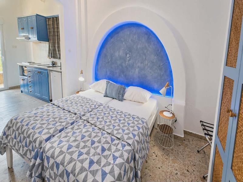 Papafotis Apartments & Suites image