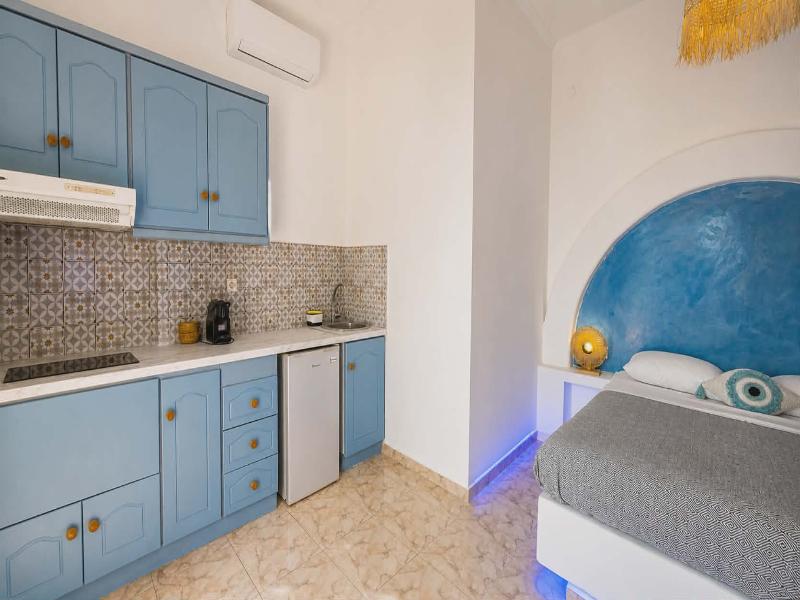 Papafotis Apartments & Suites image